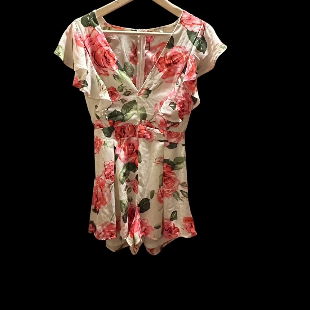 Charlotte Russe Women Pink Floral‎ Rose Ruffle Sleeve Romper White Size M T37-21